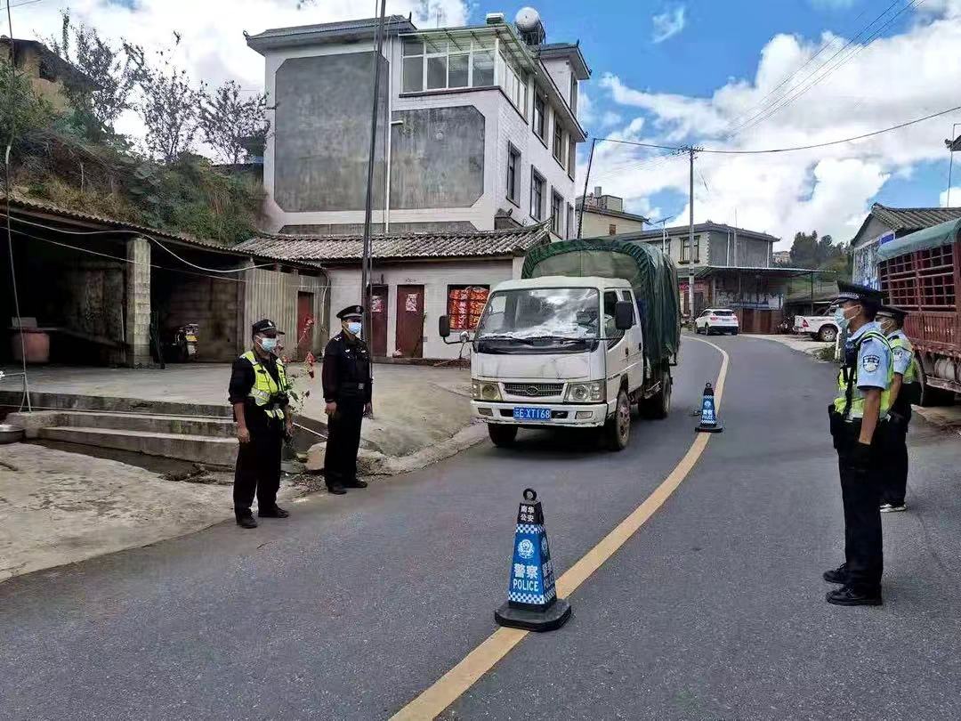 严守道路交通安全.jpg