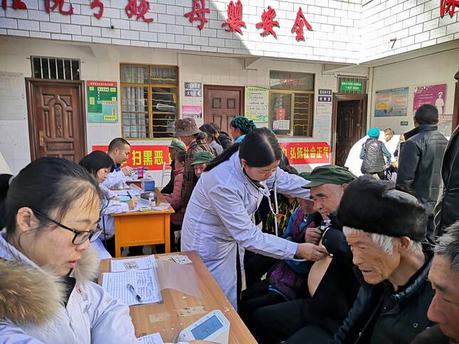 健康扶贫义诊.jpg